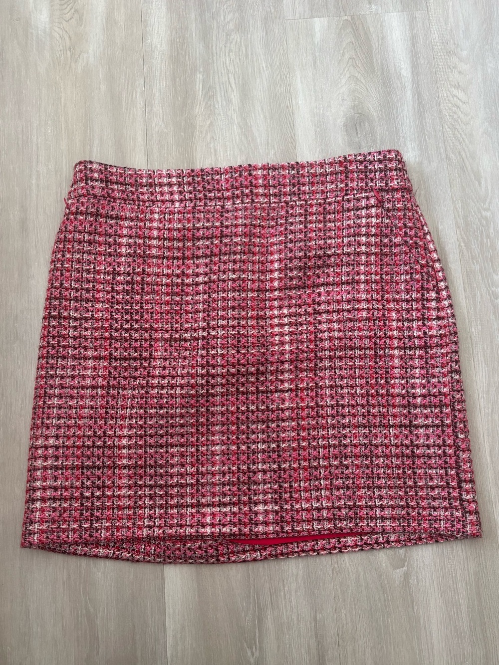 Classic Pink Tweed Mini Skirt by WHBM  size 8